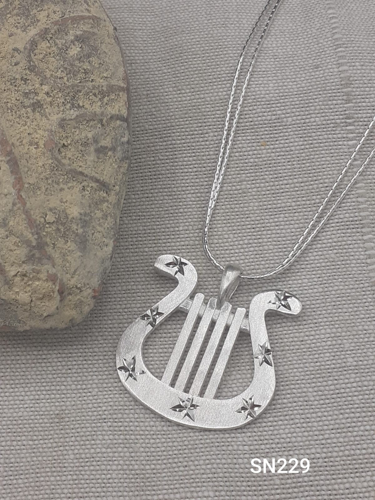 Gorgeous David's harp 925 Sterling Silver necklace Matt finish with Diamond cut