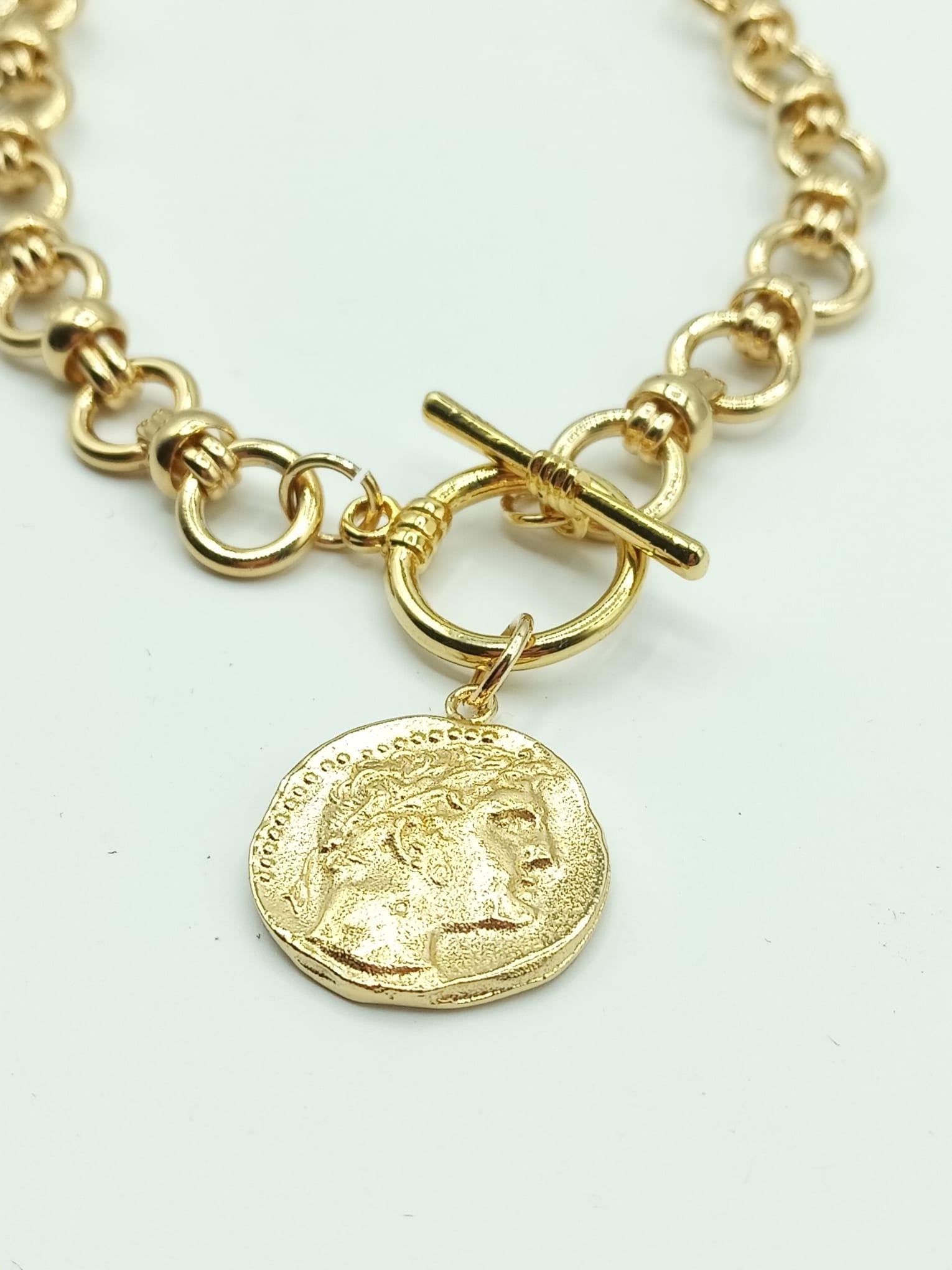 שרשרת עבה מצופה זהב עם מטבע עתיק, נעילת Toggle