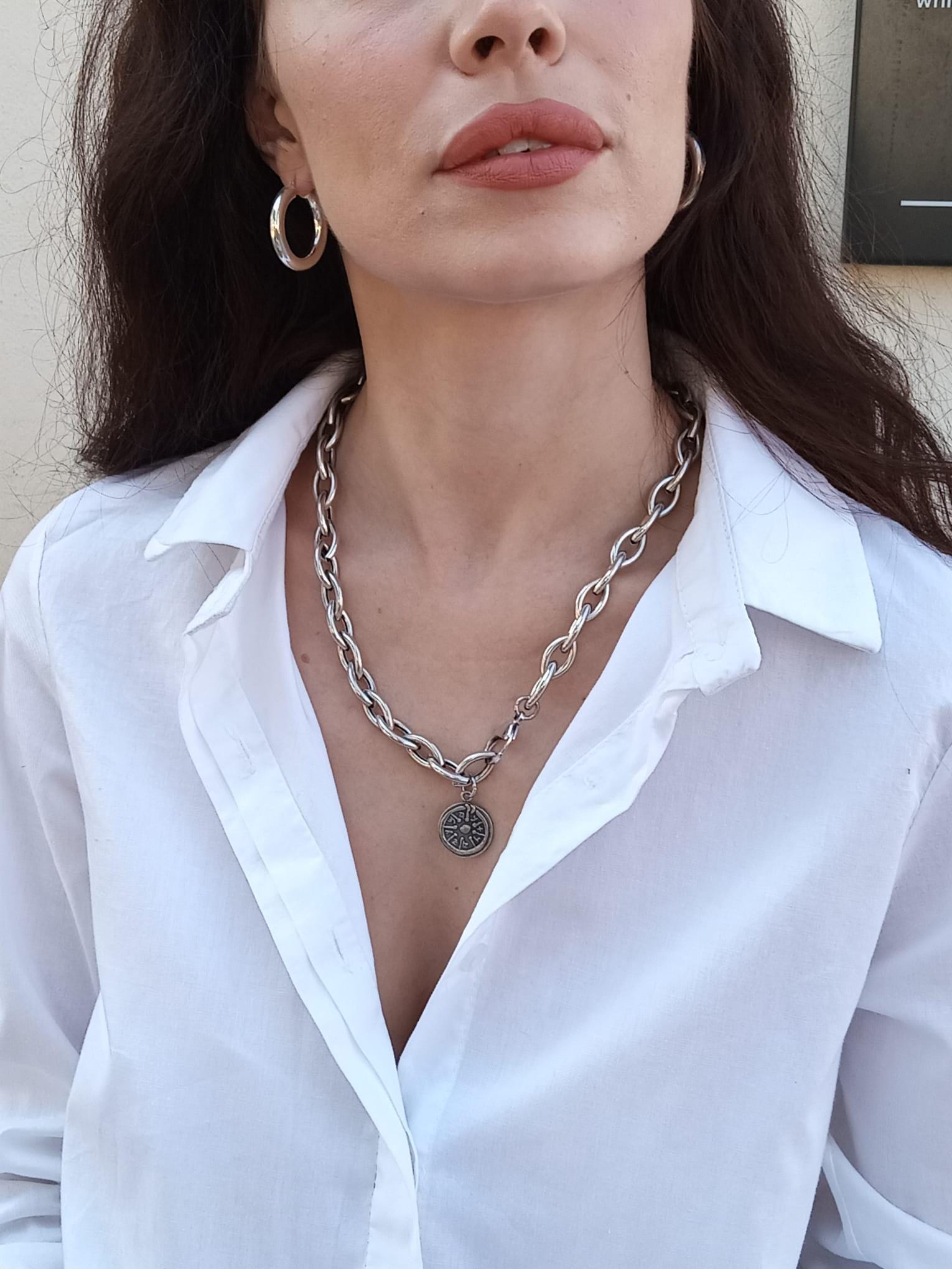 שרשרת תליון מתכווננת משובצת אלמנה רומית עתיקה