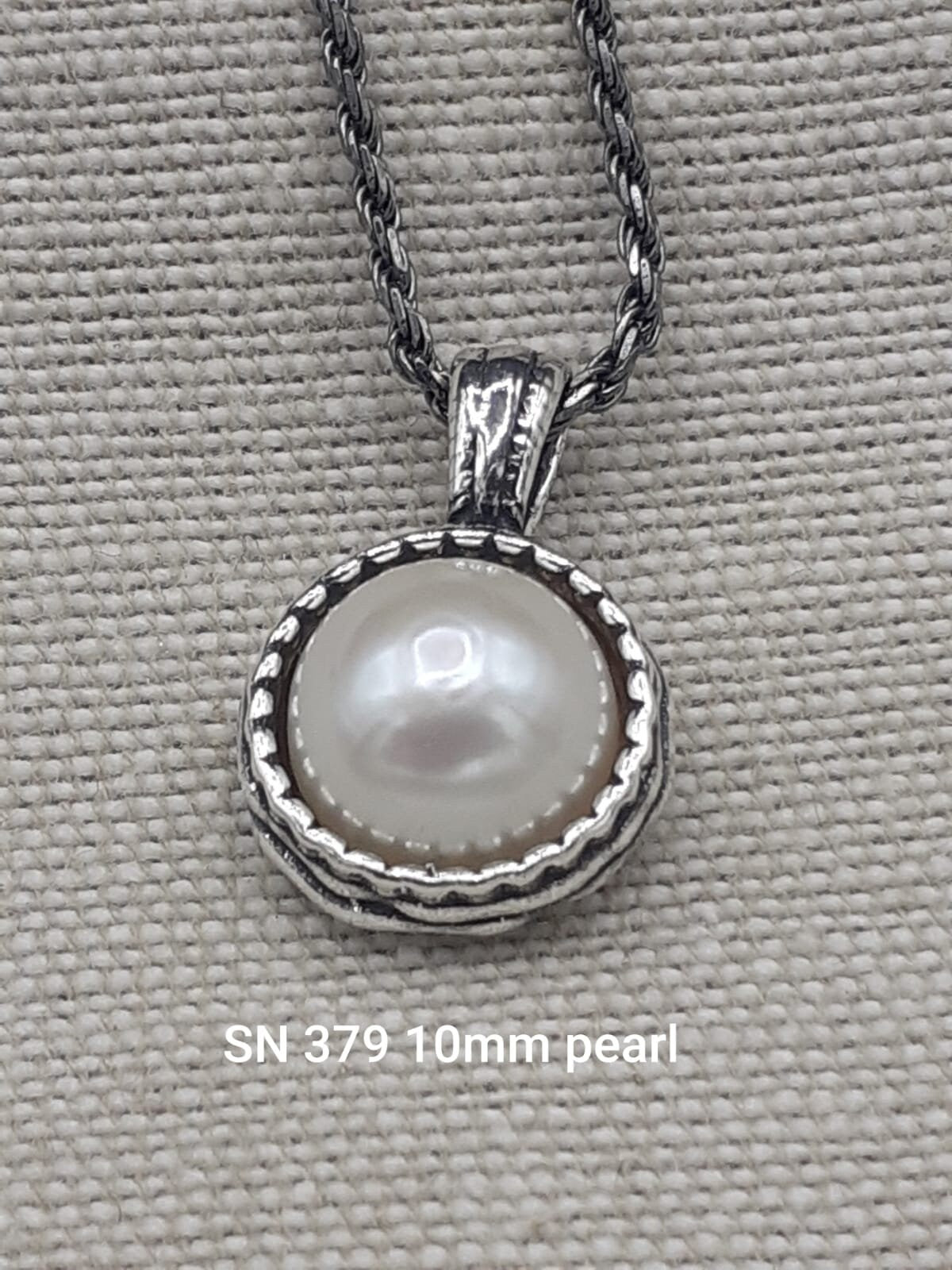 Moon glow designer Pearl Pendant