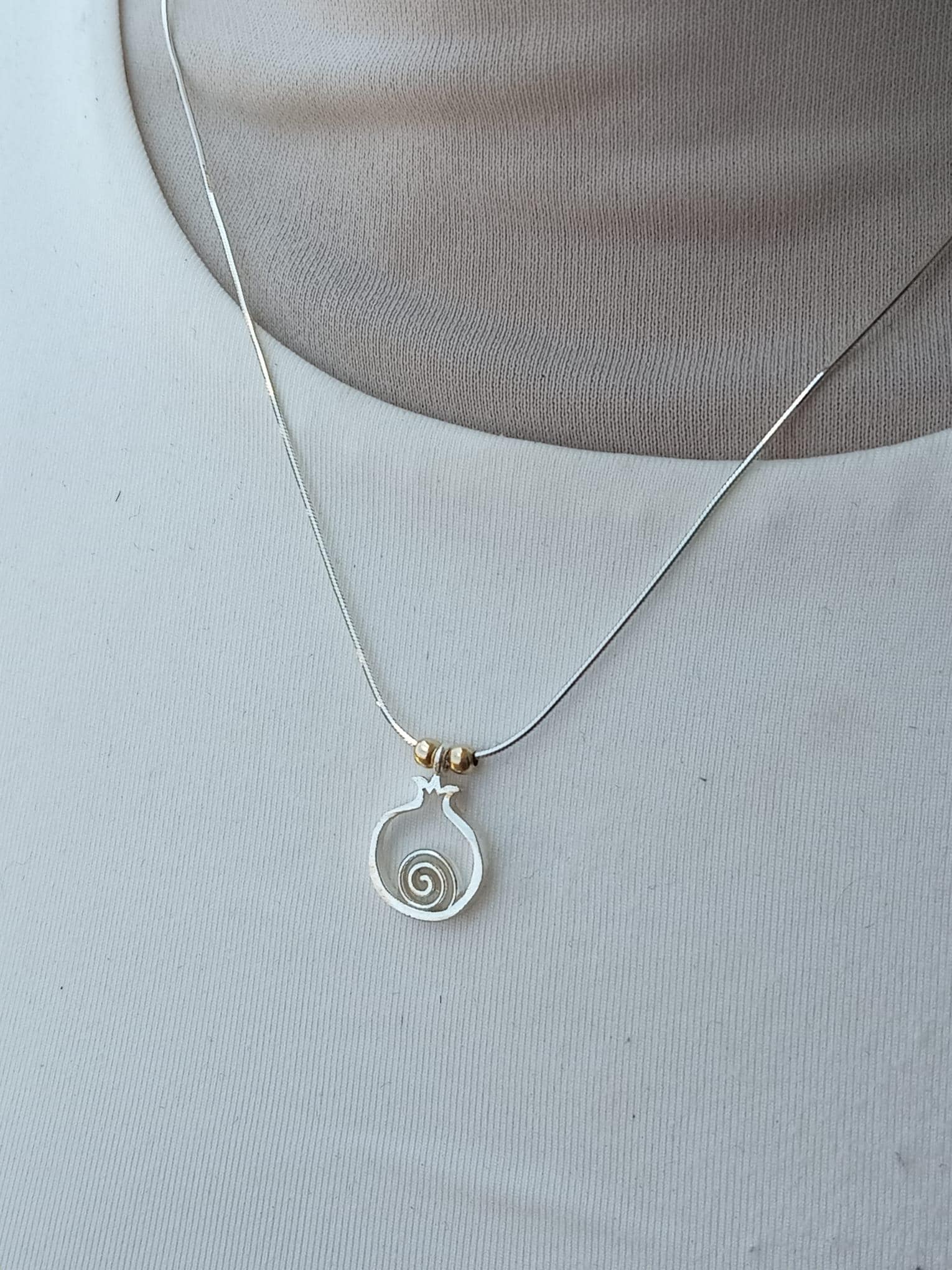 תליון רימון מכסף סטרלינג 925 עם גולדפילד