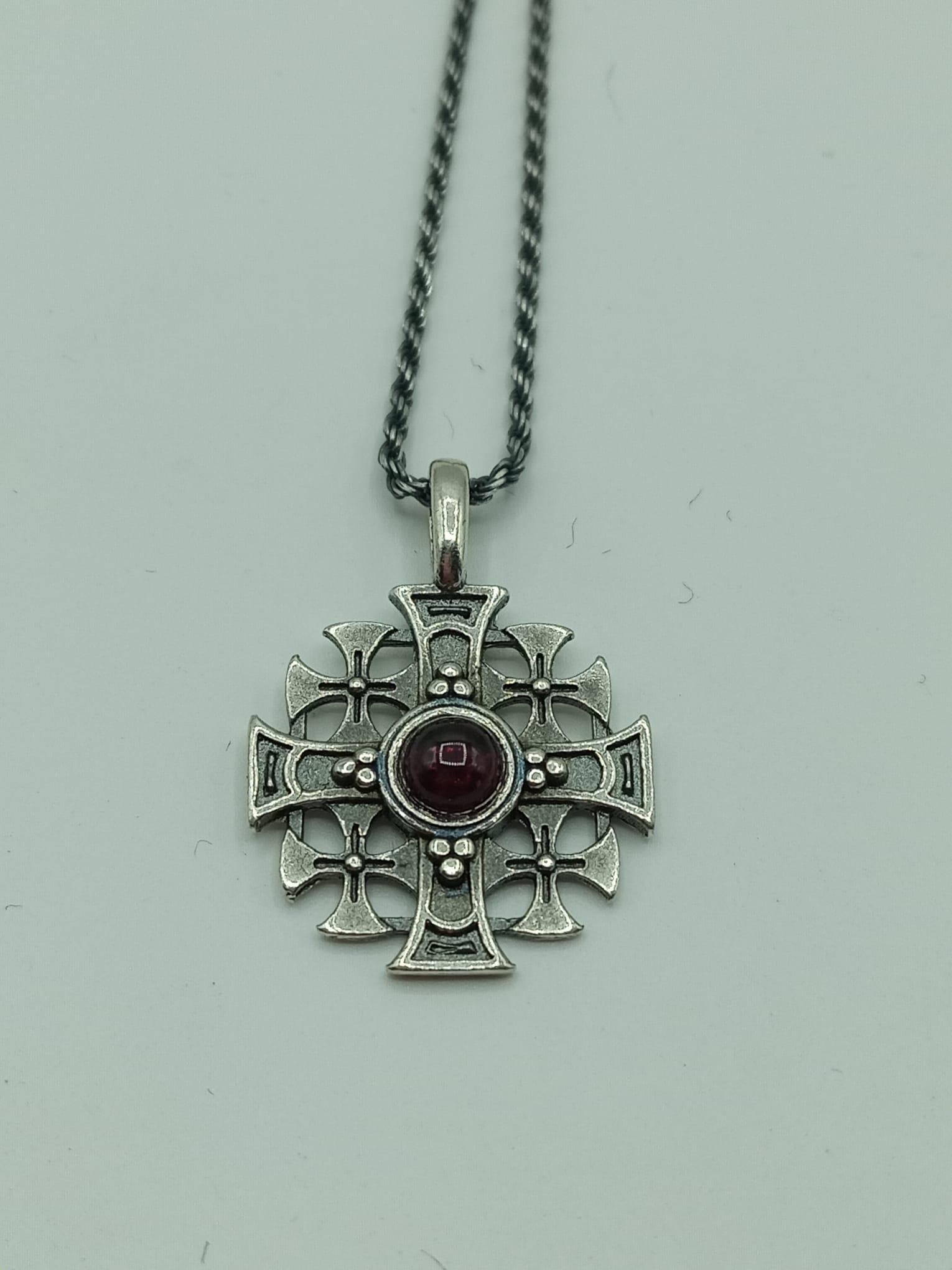 צלב ירושלים מכסף ופנינים