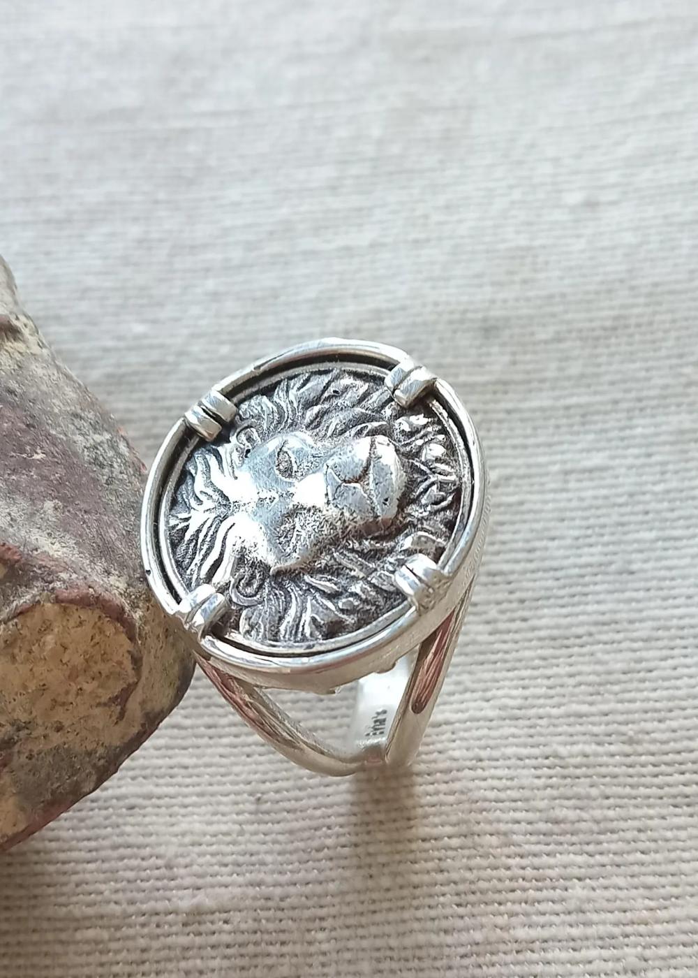 Impressive Silver unisex Lion ring