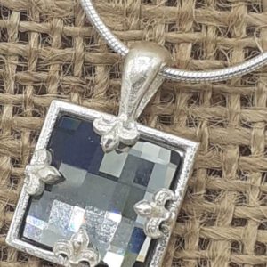 Crystal pendant