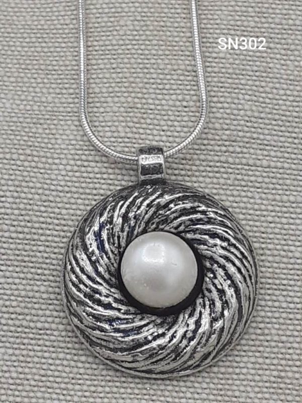 Pearl pendant