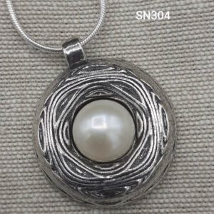 Pearl pendant