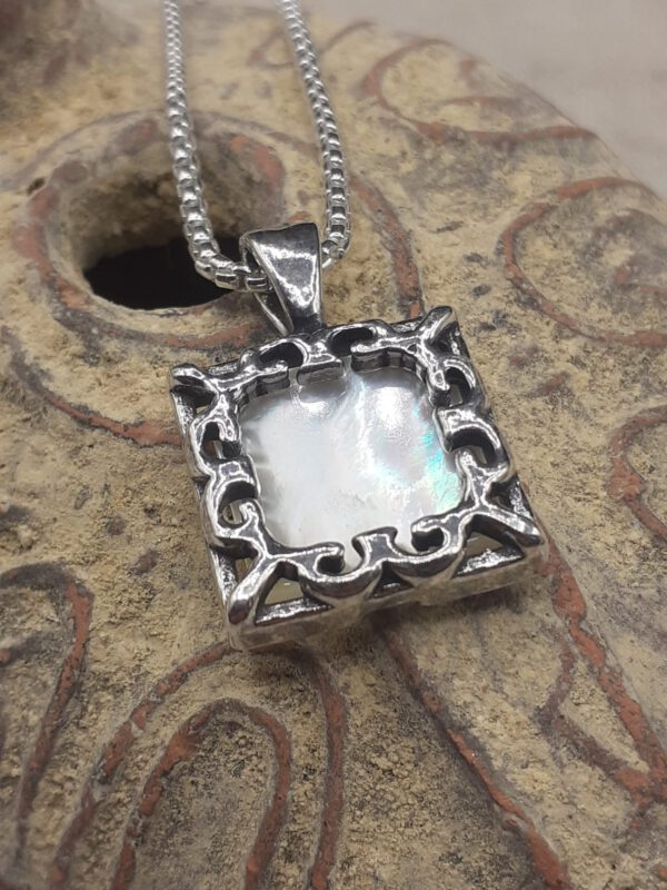 Mother of Pearl & 925 Sterling Silver Pendant with A fantastic design