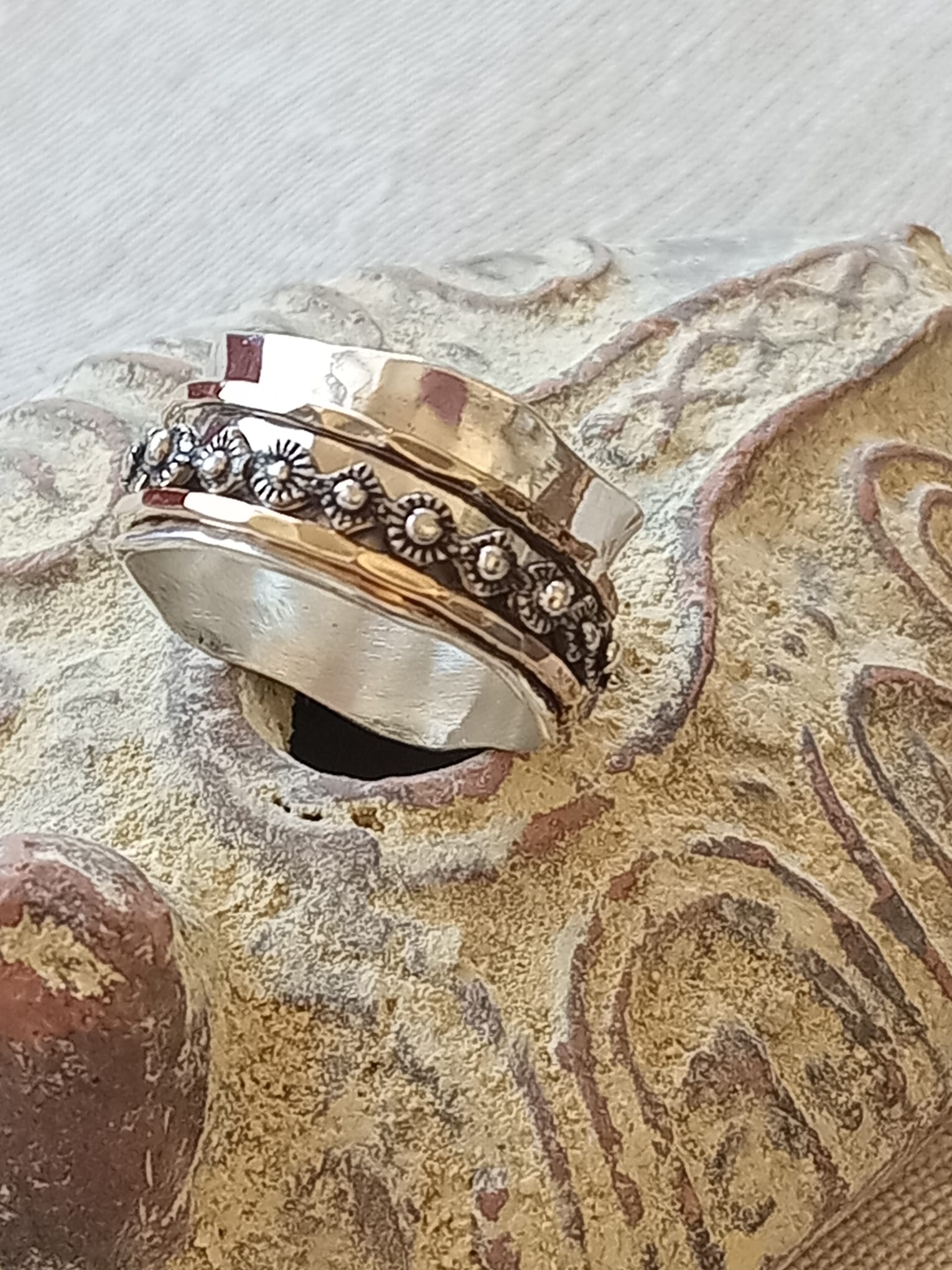 Designer spinner ring