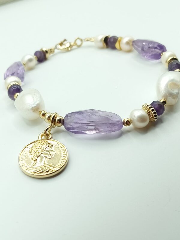 Gorgeous faceted wild Amethyst & Jumbo Pearl bracelet with decorative Gold coin