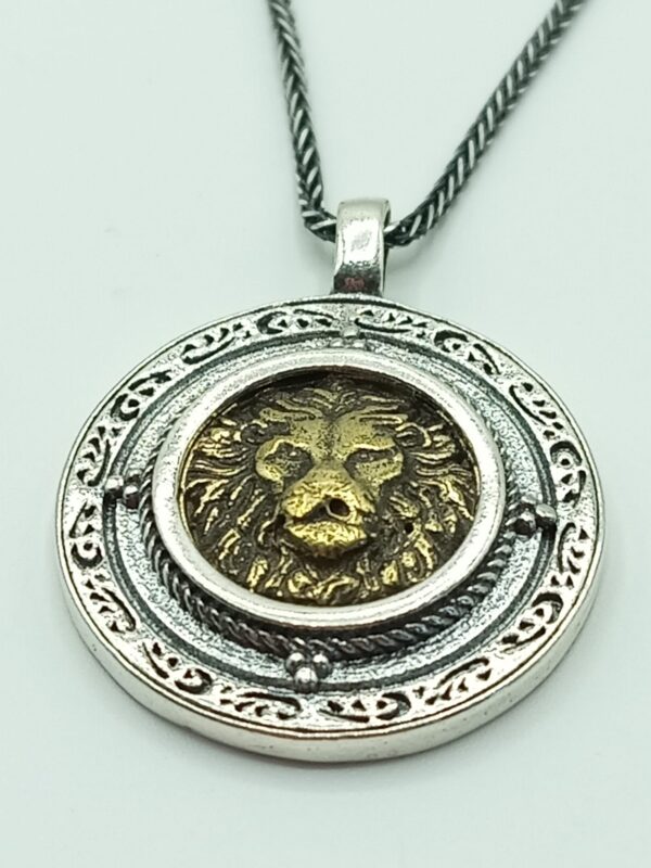 Beautiful hand made Silver of Lion pendant